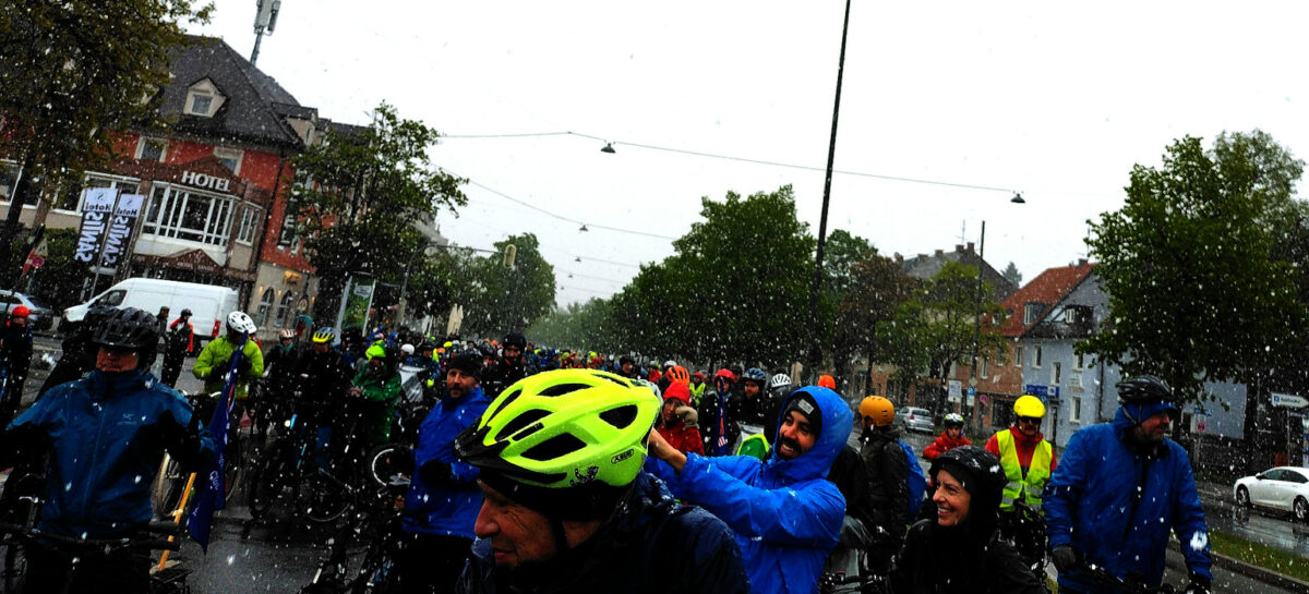 Radsternfahrt im Schneetreiben