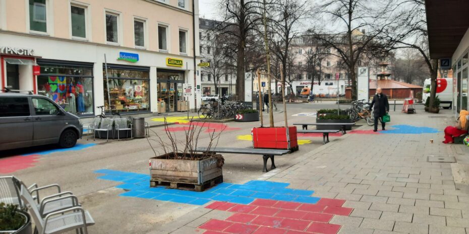 Straßenbemalung der Weißenburger Straße durch Die Städtischen