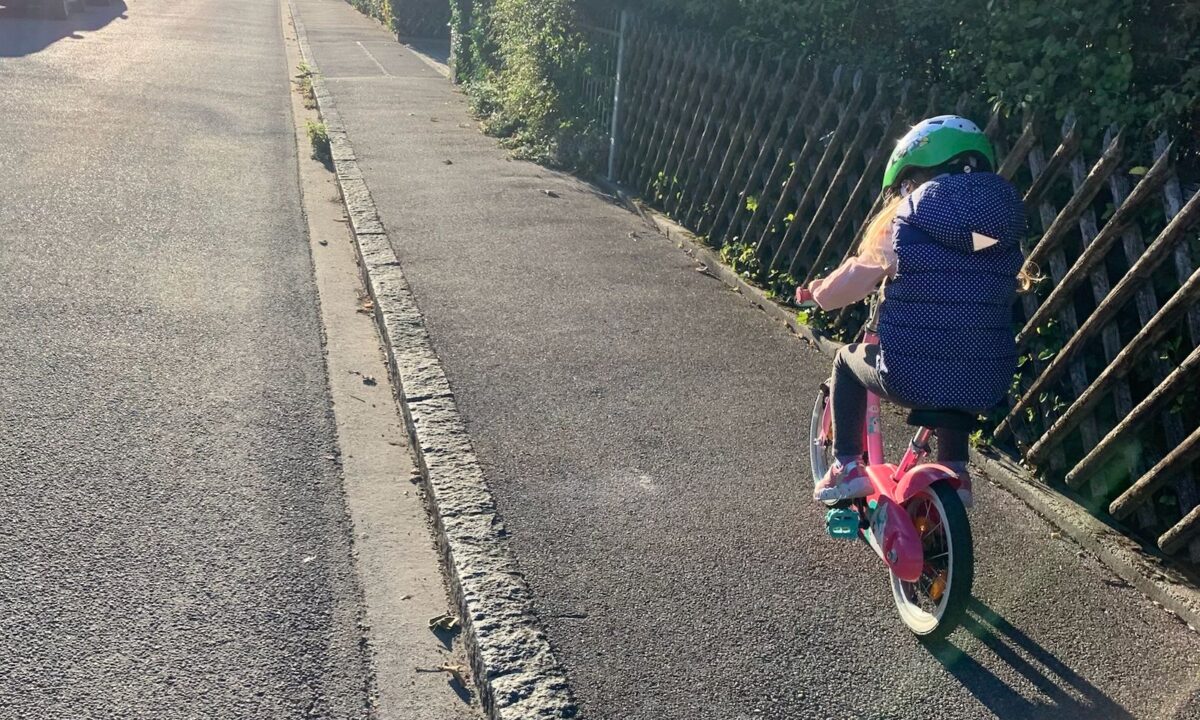 Kind auf dem Fahrrad